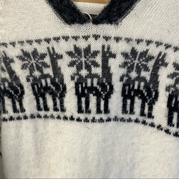 Black and white long sweater - Picture 2 of 4